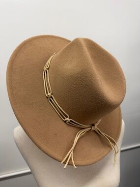 Classic Women’s Wool Fedora Hat in Camel